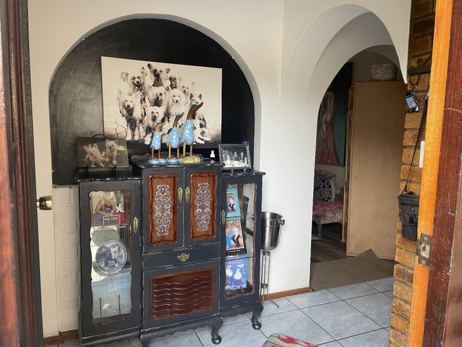 4 Bedroom Property for Sale in Loerie Park Western Cape